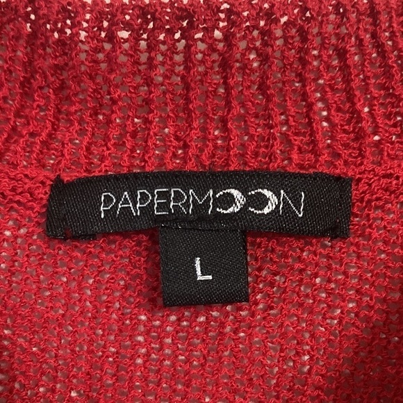 Red sweater with cut out collar and distressed runs size L - Picture 6 of 8